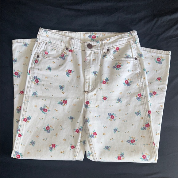 Billabong Wrangler Floral High-Rise Jeans with Multicolor Flowers - Picture 3 of 5